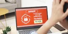 Ein Ransomware-Angriff auf einem Laptop